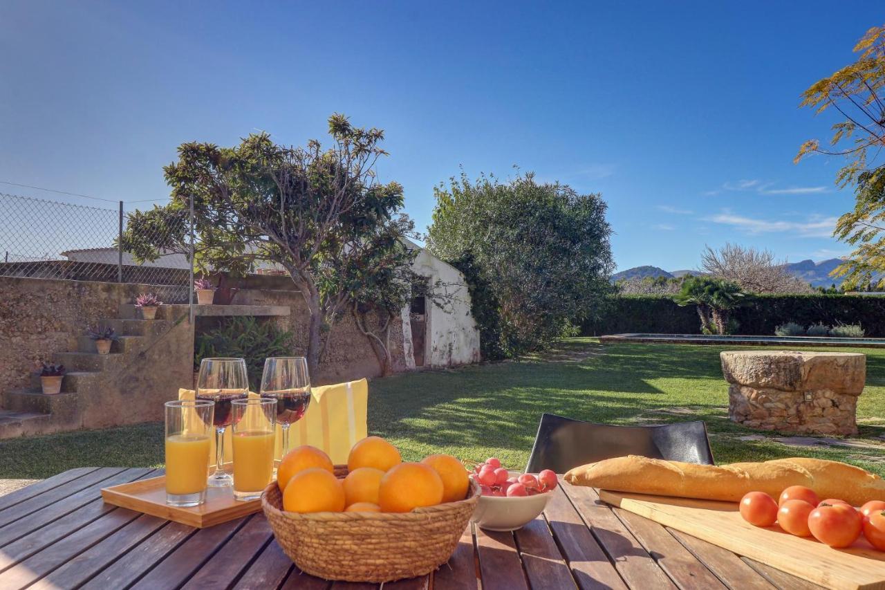 U Vila Pollenca Luaran gambar