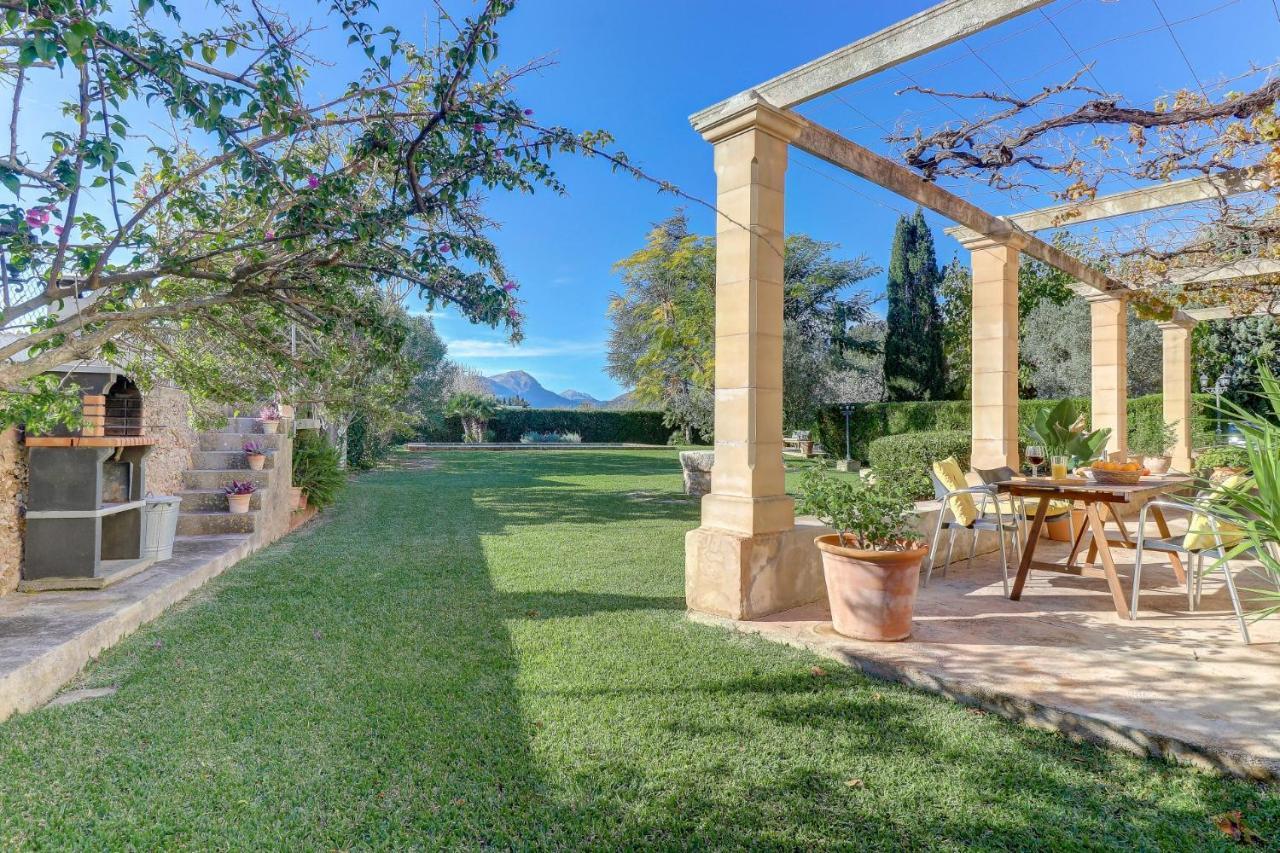 U Vila Pollenca Luaran gambar